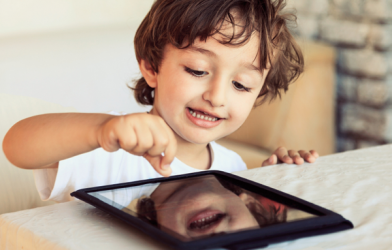L’Edutech Clúster comença a caminar per a impulsar les noves tecnologies a les aules